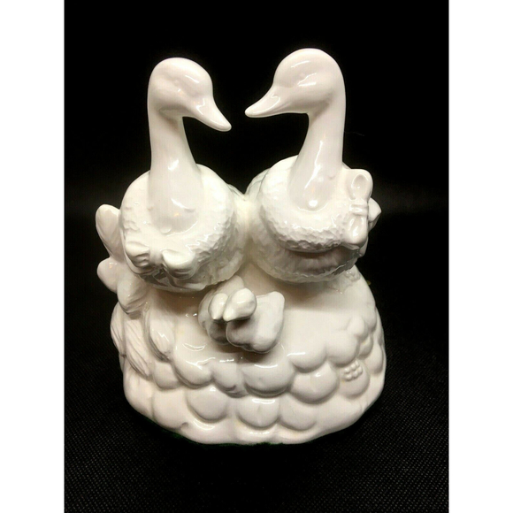 Midwest Ceramic White Vintage Music Box - Picture 3 of 7